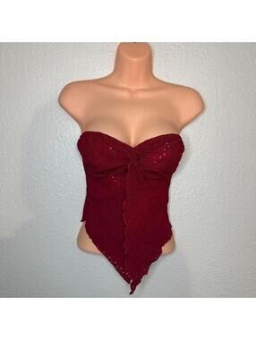 New Burgundy strapless top v cut